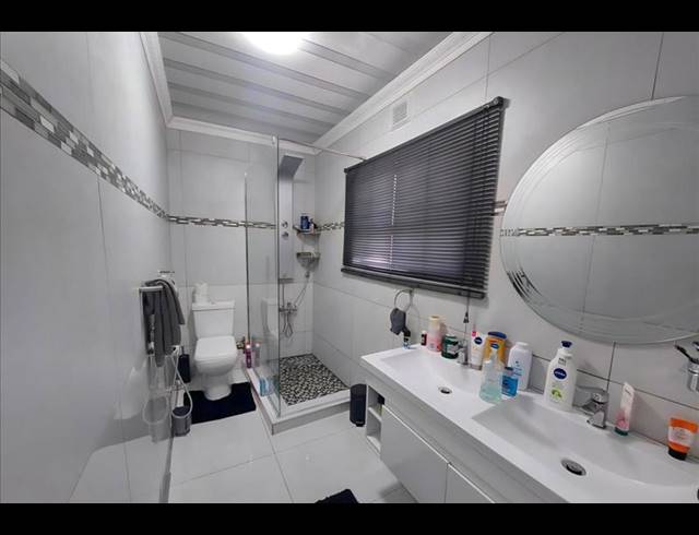 4 BEDROOM HOUSE FOR SALE IN OVERPORT